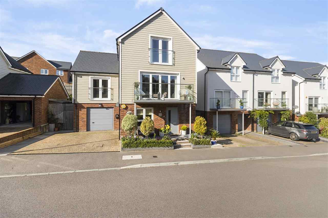 resized-2349823-5 Bedroom Detached.jpg